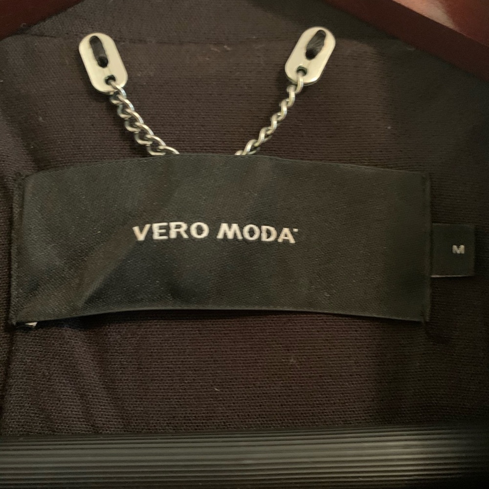 *SOLD* VERO MODA Oversized Blazer. - Picture 6 of 6